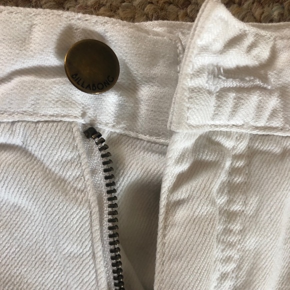 White billabong jean shorts - Picture 5 of 8